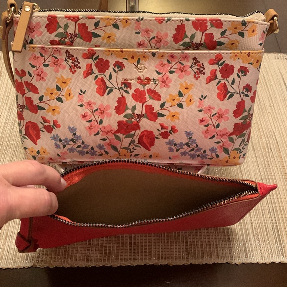 Nanette Lepore Mirabel floral bag w/pouch EUC - Picture 7 of 17